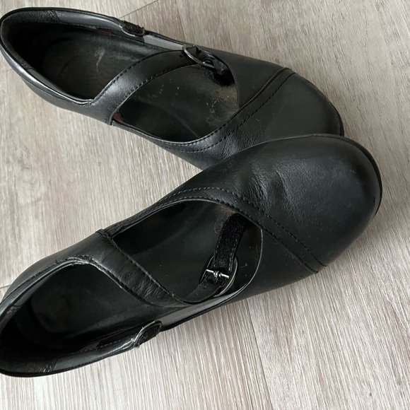 Authentic Dansko Mary Jane shoe Size 35 - Picture 2 of 4